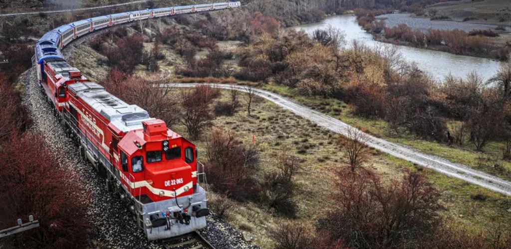 Doğu Ekspresi ile: Türkiye’de Büyülü Bir Tren Yolculuğu 